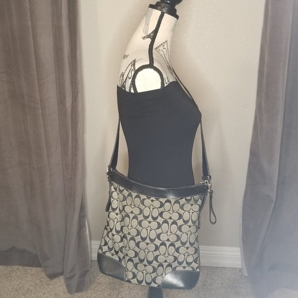 Coach- Signature Black Leather Canvas Shoulder Bag - Picture 7 of 8